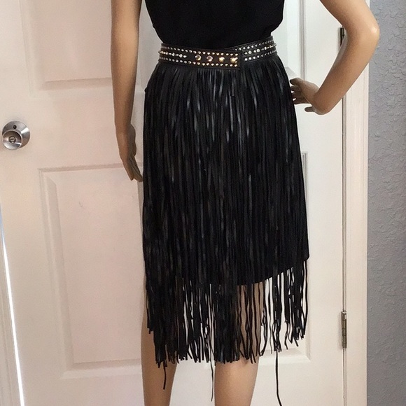 🔥🔥TAKE 50% OFF LIST PRICE 🔥🔥.UNKNOWN DESIGNER. OVERSKIRT - Picture 9 of 12